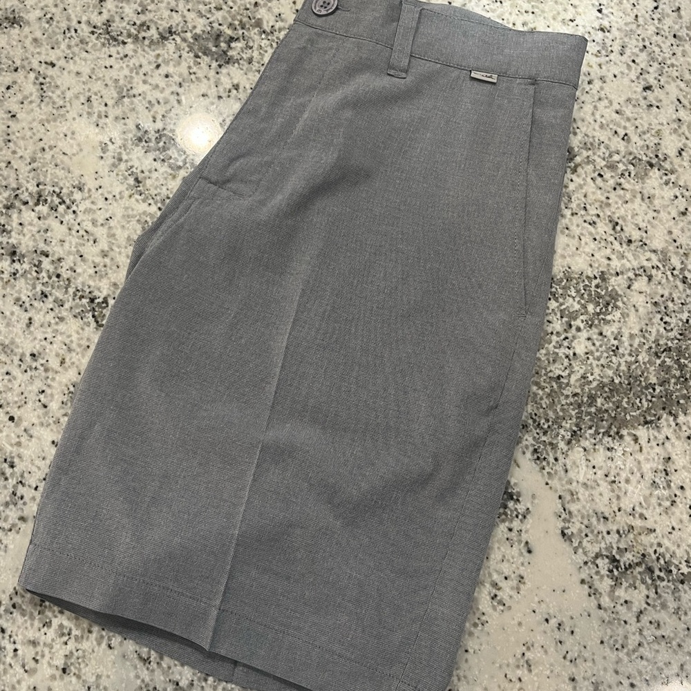 Travis Mathew Shorts Mens 32” Waist Gray Golf Performance Stretch Shorts
